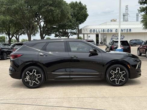 Used 2023 Chevrolet Blazer RS w/ Driver Confidence II Package FWD image 3