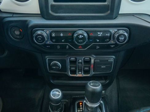 Used 2021 Jeep Wrangler Unlimited Sport AWD/4WD image 18