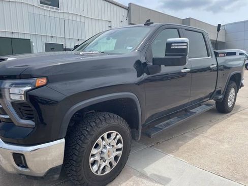 Used 2024 Chevrolet Silverado 2500 LTZ AWD/4WD image 1