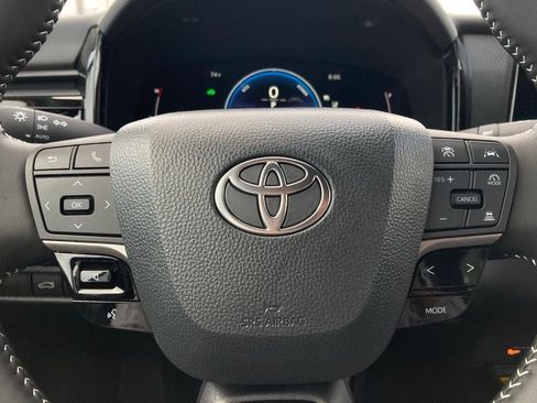 Used 2026 Toyota Camry SE w/ Multimedia Upgrade Package FWD image 18