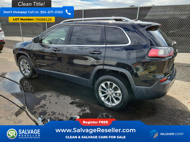 Used 2019 Jeep Cherokee Latitude Plus w/ Comfort/Convenience Group FWD image 3