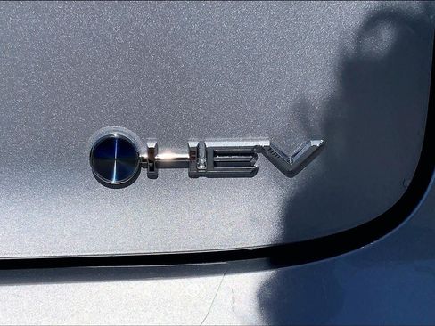 New 2026 Toyota Prius LE FWD image 15