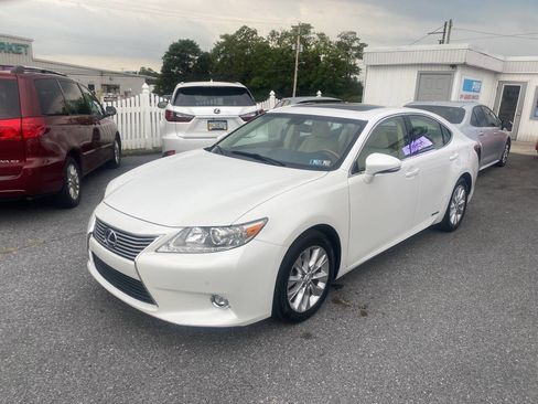 Used 2015 Lexus ES 300h image 2