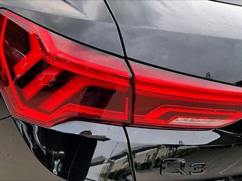 Used 2023 Audi Q3 2.0T Premium Plus w/ Premium Plus Package AWD/4WD image 31