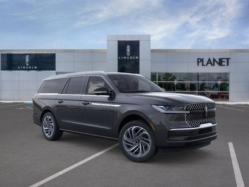 New 2026 Lincoln Navigator L Reserve AWD/4WD image 7