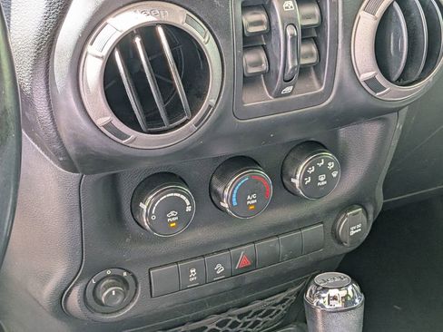 Used 2016 Jeep Wrangler Unlimited Sport w/ Quick Order Package 24S AWD/4WD image 22