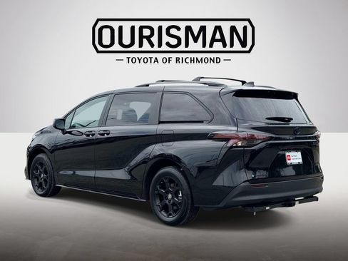 Certified 2025 Toyota Sienna XLE Woodland Edition AWD/4WD image 23
