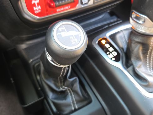 Used 2021 Jeep Wrangler Unlimited Rubicon image 15