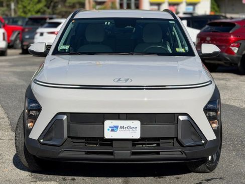 Used 2025 Hyundai Kona SEL AWD/4WD image 2