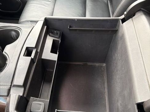 Used 2018 Chevrolet Suburban LT w/ Luxury Package image 30