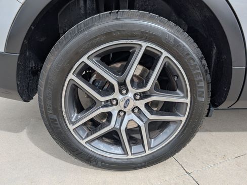 Used 2016 Ford Explorer Sport w/ Equipment Group 401A AWD/4WD image 12