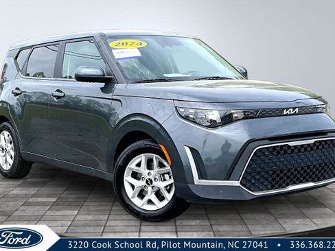 Used 2024 Kia Soul LX w/ Option Group 015 FWD image 1