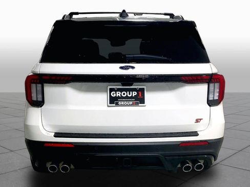 Used 2025 Ford Explorer ST AWD/4WD image 4