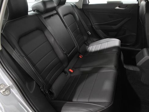 Certified 2023 Volkswagen Jetta SE image 16