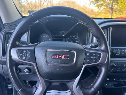 Used 2022 GMC Canyon AT4 image 11