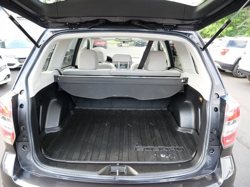 Used 2015 Subaru Forester 2.5i Premium w/ All-Weather Package AWD/4WD image 30