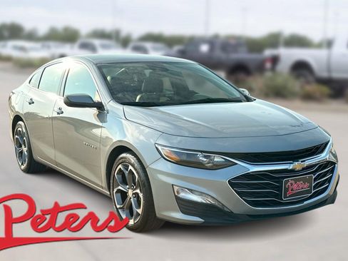 Used 2024 Chevrolet Malibu LT image 1