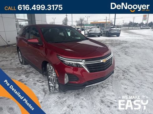 Used 2024 Chevrolet Equinox LT image 3