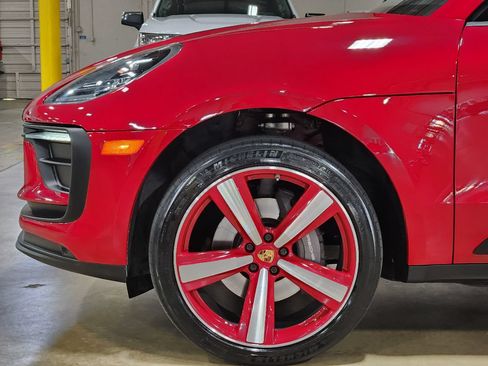 Used 2023 Porsche Macan AWD/4WD image 6
