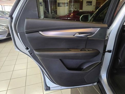 Used 2019 Cadillac XT5 Premium Luxury image 11