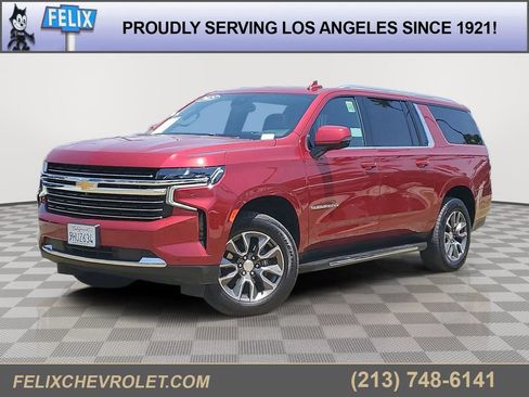 Used 2023 Chevrolet Suburban LT w/ LT Signature Package AWD/4WD image 1