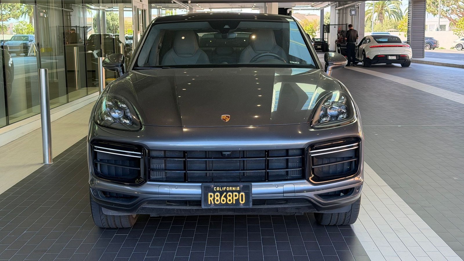 Certified 2022 Porsche Cayenne Turbo AWD/4WD image 5