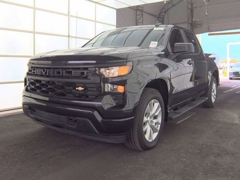 Used 2023 Chevrolet Silverado 1500 Custom image 1