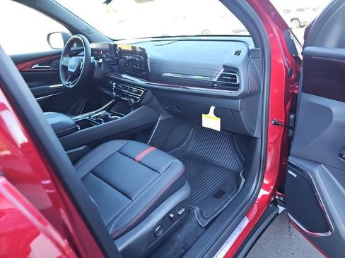 New 2026 Chevrolet Traverse RS w/ LPO, Floor Liner Package image 36