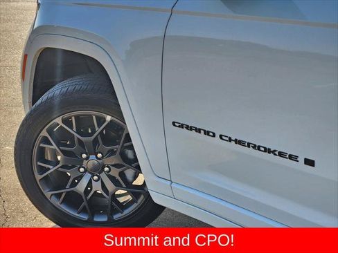 Certified 2025 Jeep Grand Cherokee Summit w/ Obsidian Package AWD/4WD image 17