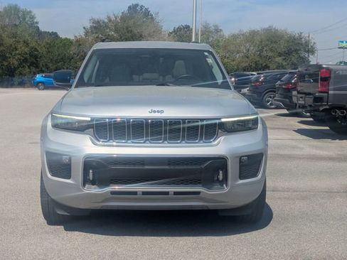 Used 2022 Jeep Grand Cherokee Overland w/ Luxury Tech Group IV image 8