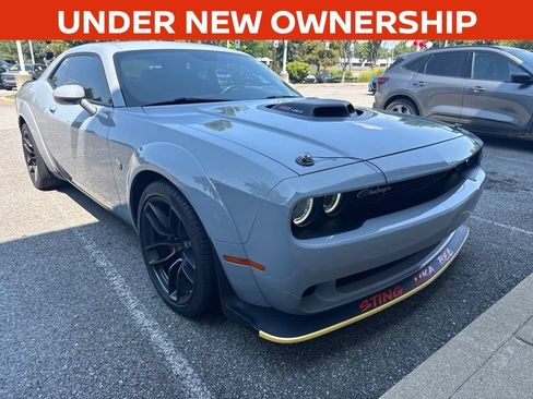 Used 2022 Dodge Challenger R/T Scat Pack RWD image 2