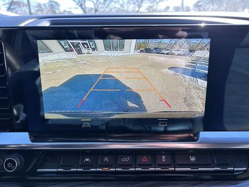 Used 2025 Chevrolet Silverado 1500 LT image 16