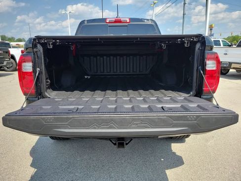 Used 2024 GMC Canyon AT4 w/ AT4 Premium Package AWD/4WD image 10