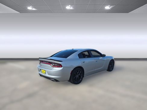Used 2022 Dodge Charger SXT w/ Blacktop Package image 7