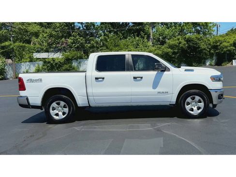 Used 2025 RAM 1500 Big Horn AWD/4WD image 9
