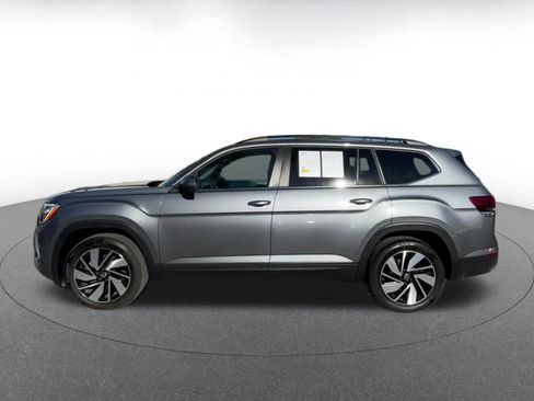 Used 2025 Volkswagen Atlas SE image 9