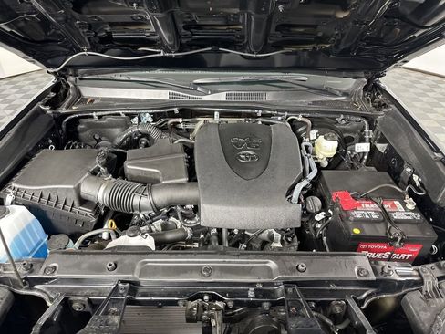 Used 2023 Toyota Tacoma TRD Sport AWD/4WD image 6