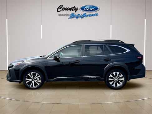Used 2023 Subaru Outback Limited XT image 3