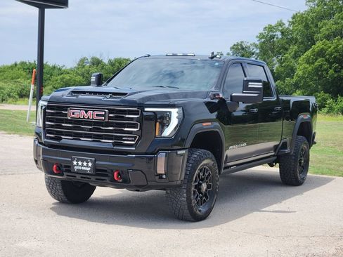 Used 2024 GMC Sierra 2500 AT4X AWD/4WD image 3