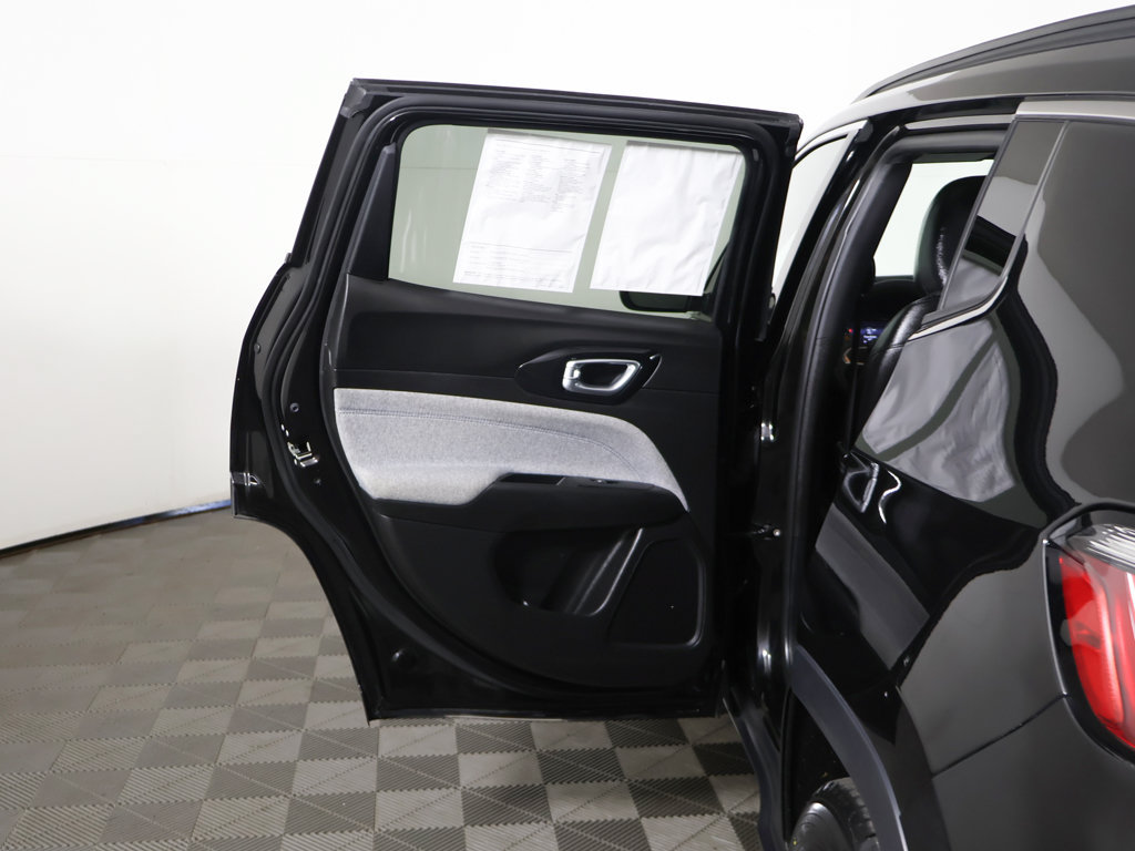 Used 2026 Jeep Compass Latitude AWD/4WD image 18