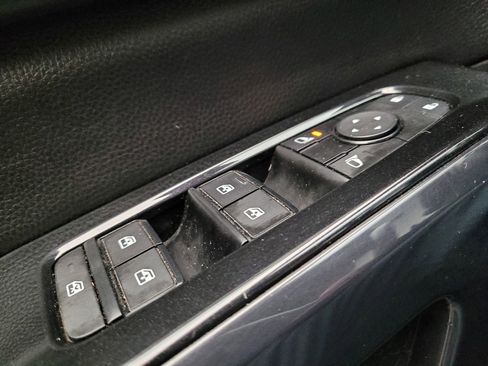 Used 2022 Nissan Pathfinder SV FWD image 27