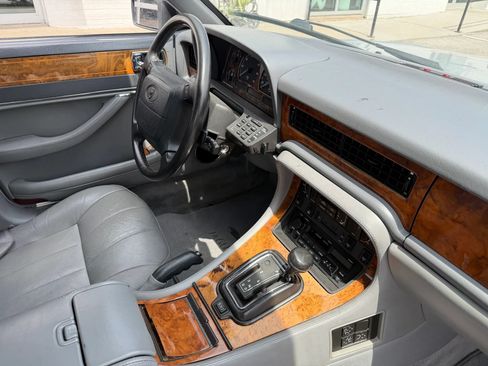 Used 1994 Jaguar XJ6 RWD image 16