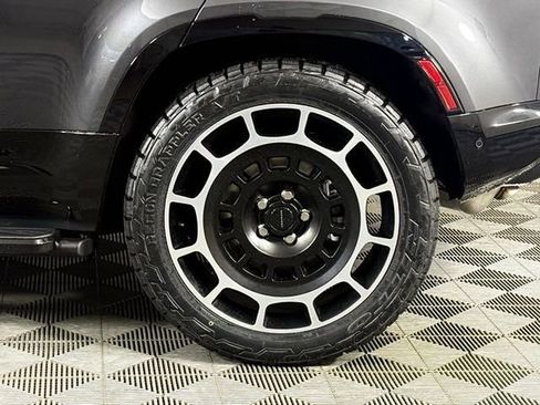 New 2026 Land Rover Defender 110 X-Dynamic SE image 17