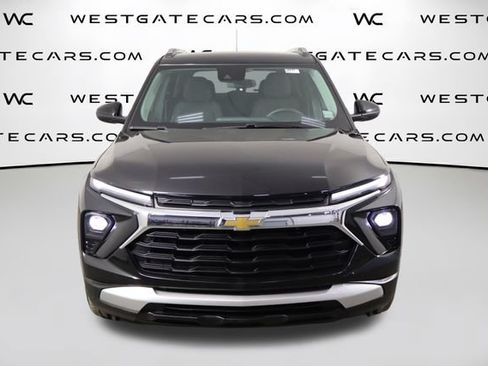 Used 2024 Chevrolet TrailBlazer LT FWD image 2