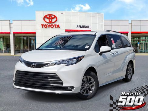 New 2026 Toyota Sienna XLE image 1