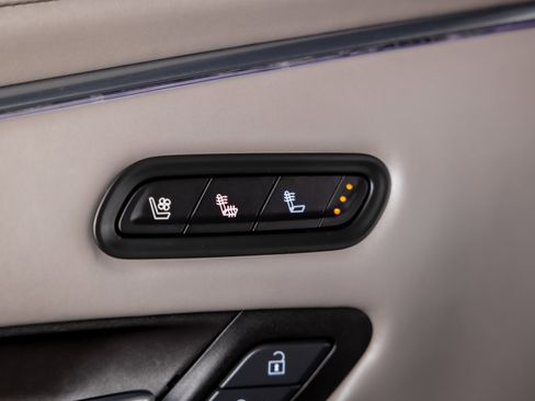 Used 2021 Cadillac Escalade Sport Platinum w/ LPO, ONYX Package image 19