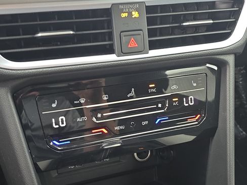New 2026 Volkswagen Taos SE FWD image 22