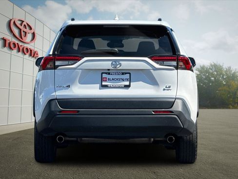 Used 2025 Toyota RAV4 LE AWD/4WD image 4