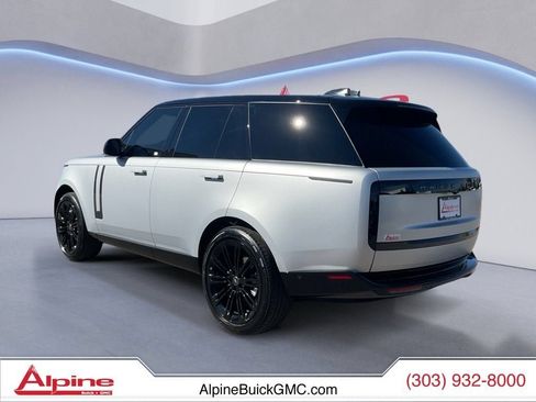 Used 2025 Land Rover Range Rover SE AWD/4WD image 3