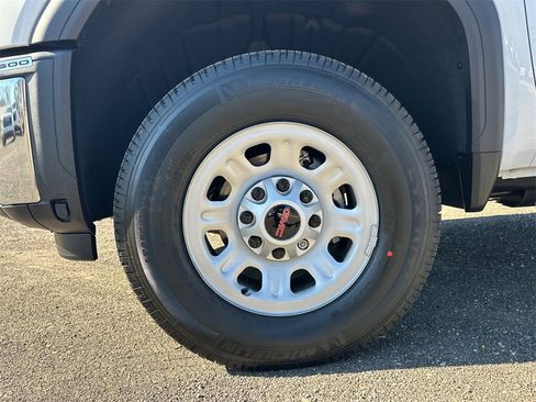 New 2026 GMC Sierra 2500 Pro image 12